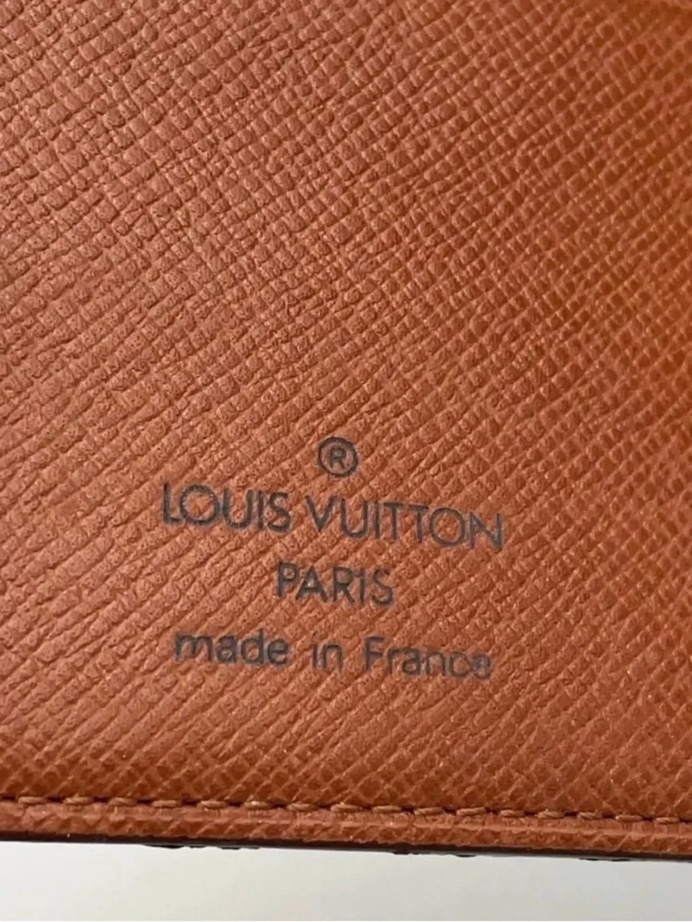 Authentic Louis Vuitton Monogram
Agenda MM Notebook Cover - Picture 12 of 12
